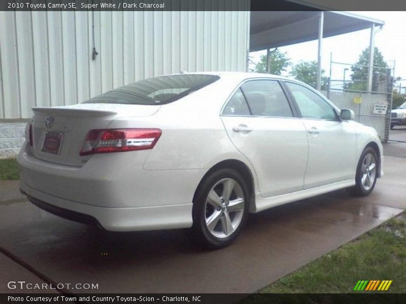 Super White / Dark Charcoal 2010 Toyota Camry SE