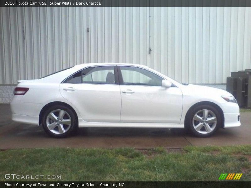 Super White / Dark Charcoal 2010 Toyota Camry SE
