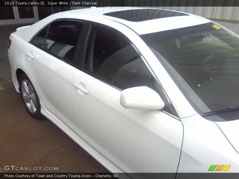 Super White / Dark Charcoal 2010 Toyota Camry SE