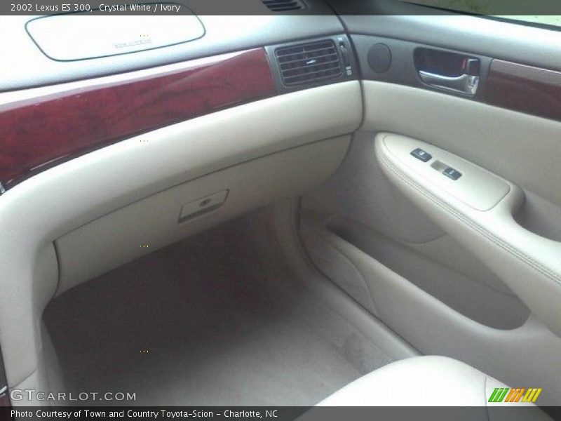 Crystal White / Ivory 2002 Lexus ES 300