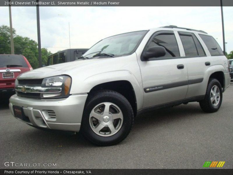 Silverstone Metallic / Medium Pewter 2004 Chevrolet TrailBlazer LS