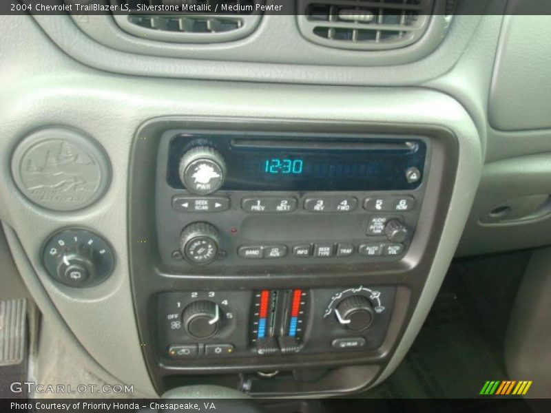 Silverstone Metallic / Medium Pewter 2004 Chevrolet TrailBlazer LS