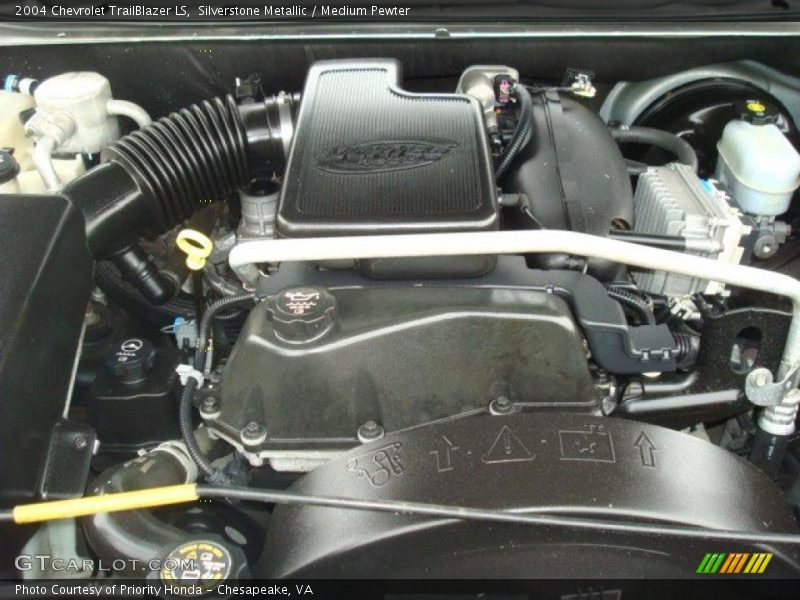 Silverstone Metallic / Medium Pewter 2004 Chevrolet TrailBlazer LS