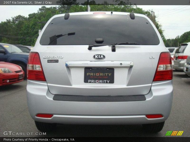 Silver / Gray 2007 Kia Sorento LX