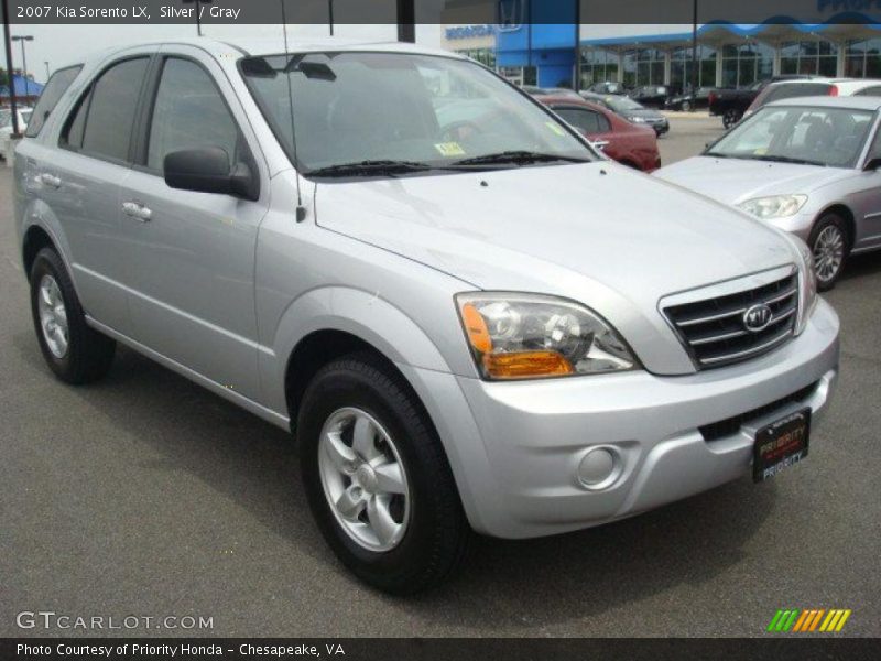 Silver / Gray 2007 Kia Sorento LX
