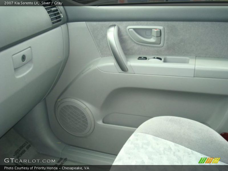 Silver / Gray 2007 Kia Sorento LX