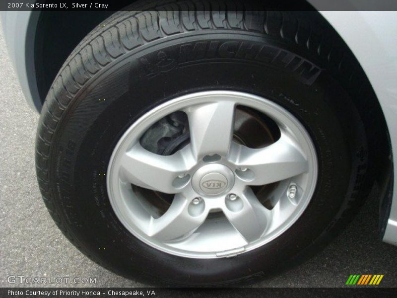 Silver / Gray 2007 Kia Sorento LX