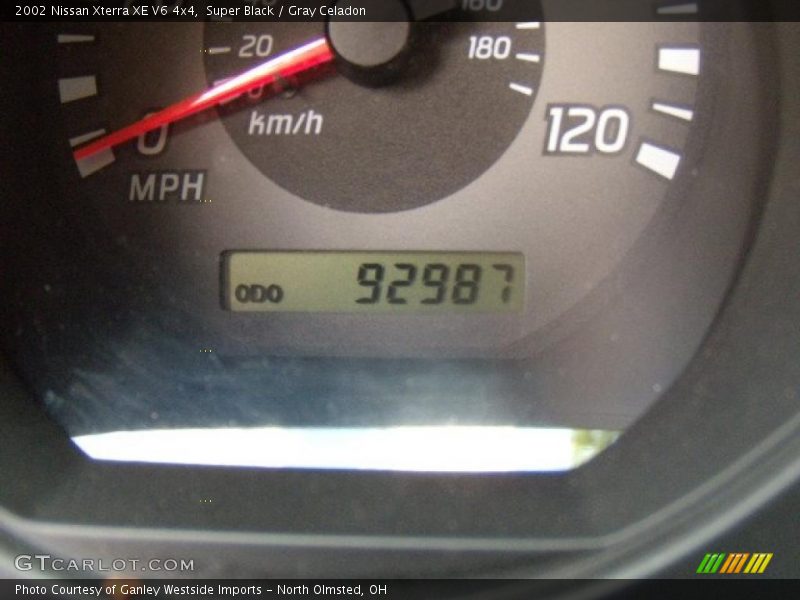 Super Black / Gray Celadon 2002 Nissan Xterra XE V6 4x4