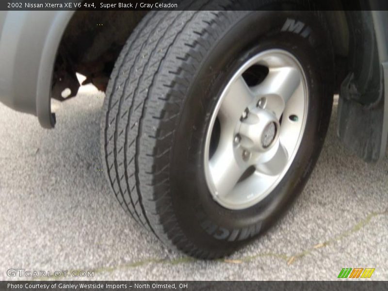 Super Black / Gray Celadon 2002 Nissan Xterra XE V6 4x4