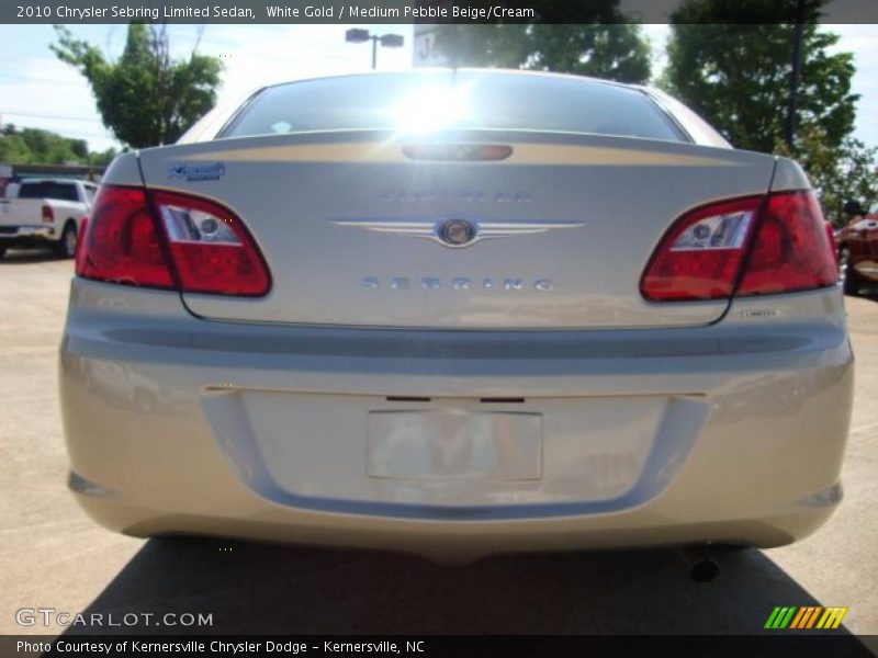 White Gold / Medium Pebble Beige/Cream 2010 Chrysler Sebring Limited Sedan