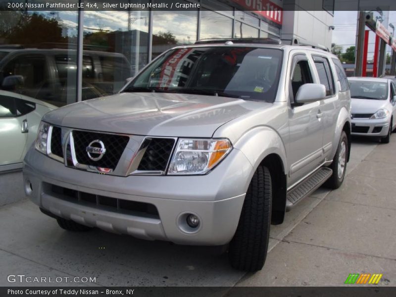 Silver Lightning Metallic / Graphite 2006 Nissan Pathfinder LE 4x4