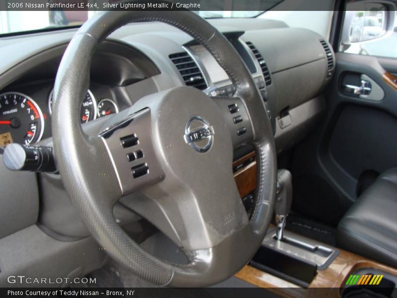Silver Lightning Metallic / Graphite 2006 Nissan Pathfinder LE 4x4