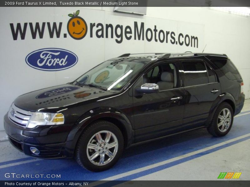 Tuxedo Black Metallic / Medium Light Stone 2009 Ford Taurus X Limited