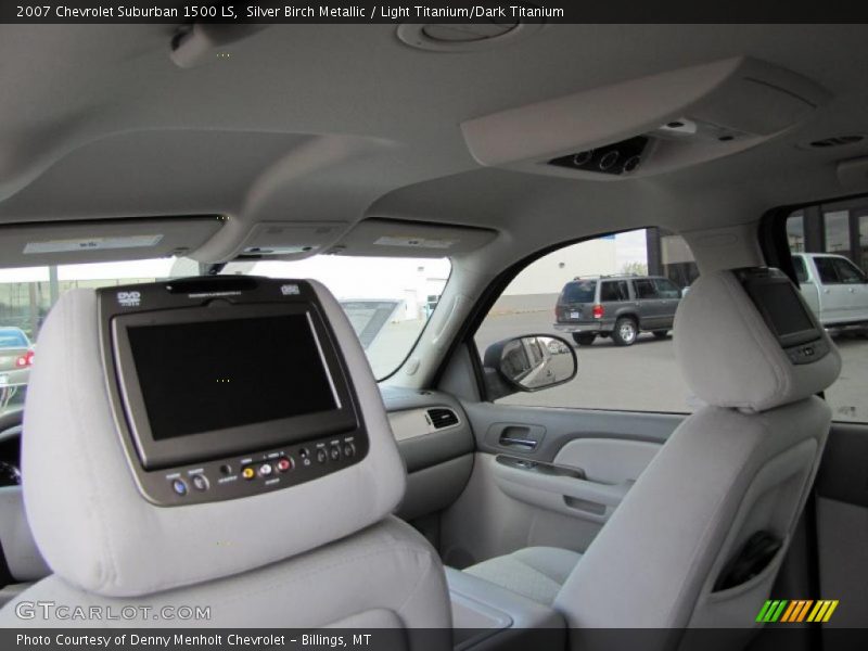 Silver Birch Metallic / Light Titanium/Dark Titanium 2007 Chevrolet Suburban 1500 LS