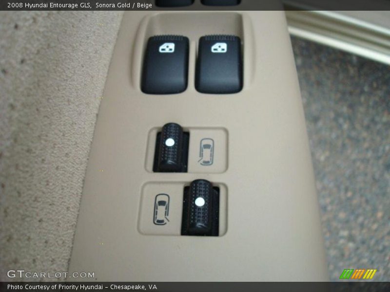 Sonora Gold / Beige 2008 Hyundai Entourage GLS