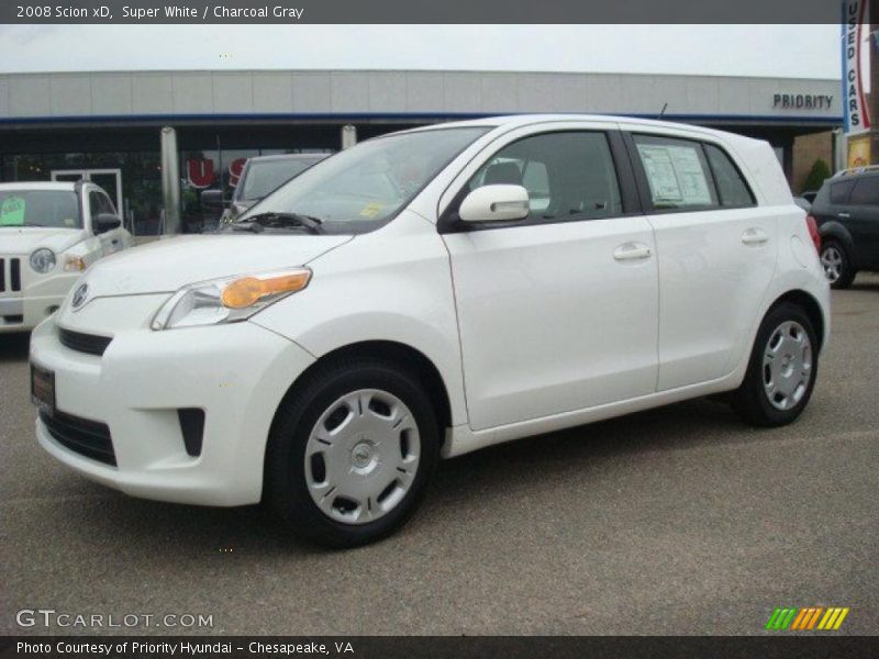 Super White / Charcoal Gray 2008 Scion xD