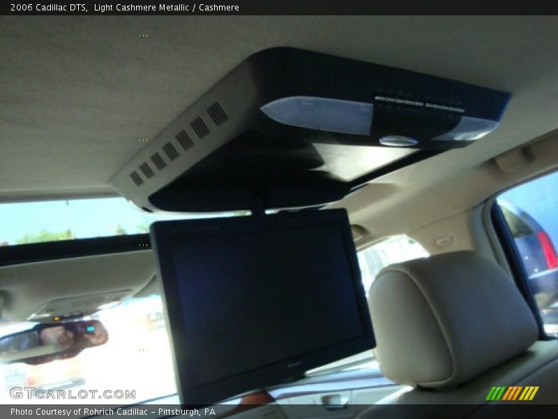 Light Cashmere Metallic / Cashmere 2006 Cadillac DTS