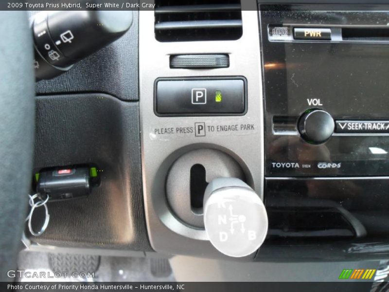Super White / Dark Gray 2009 Toyota Prius Hybrid