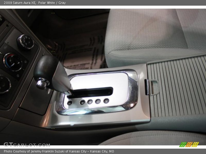 Polar White / Gray 2009 Saturn Aura XE