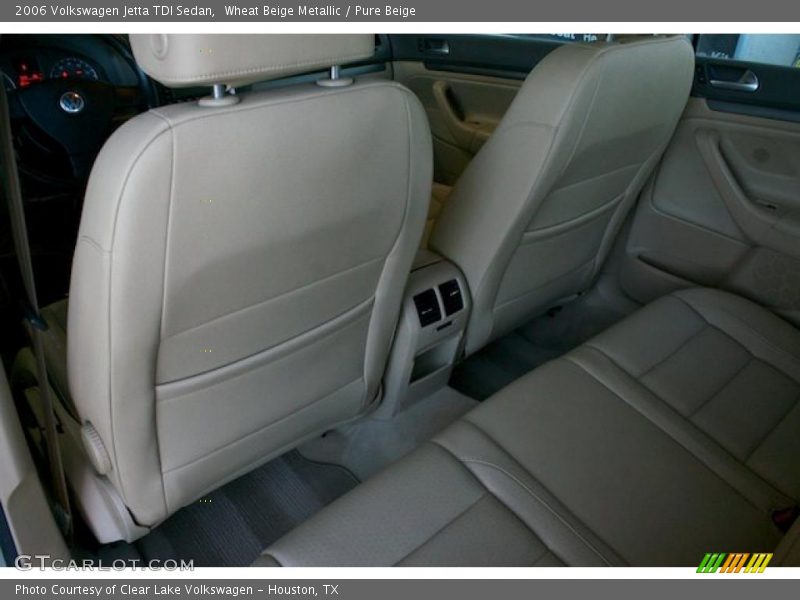 Wheat Beige Metallic / Pure Beige 2006 Volkswagen Jetta TDI Sedan