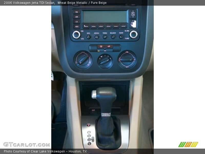 Wheat Beige Metallic / Pure Beige 2006 Volkswagen Jetta TDI Sedan