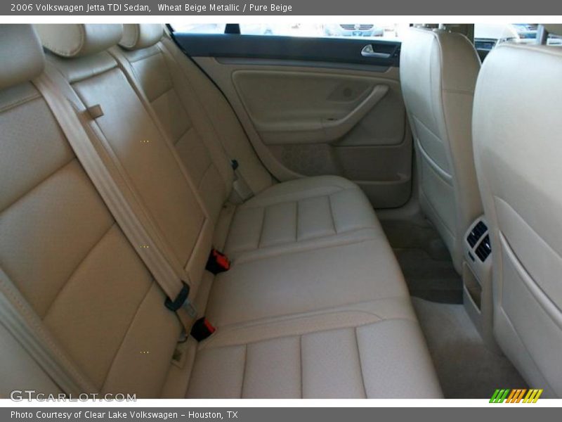 Wheat Beige Metallic / Pure Beige 2006 Volkswagen Jetta TDI Sedan