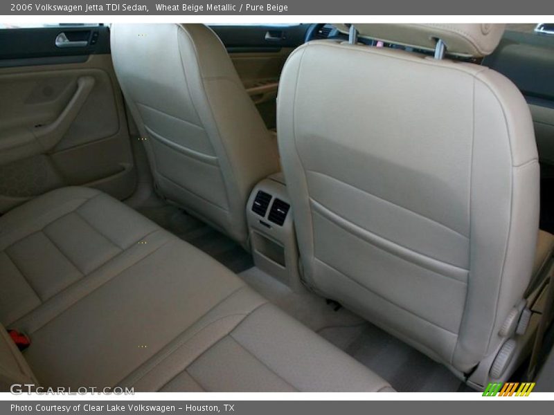 Wheat Beige Metallic / Pure Beige 2006 Volkswagen Jetta TDI Sedan