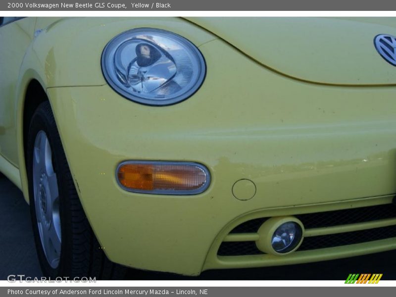 Yellow / Black 2000 Volkswagen New Beetle GLS Coupe