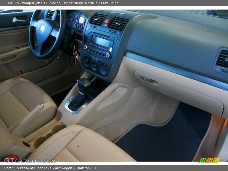 Wheat Beige Metallic / Pure Beige 2006 Volkswagen Jetta TDI Sedan