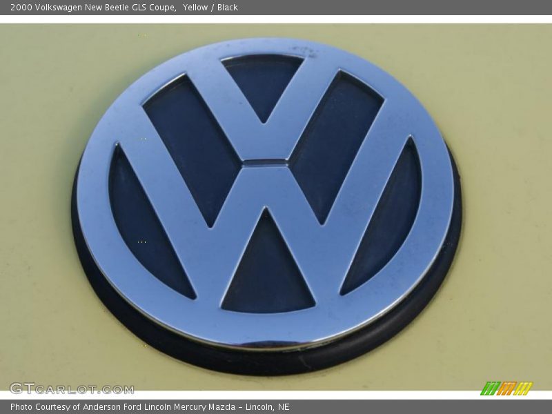 Yellow / Black 2000 Volkswagen New Beetle GLS Coupe