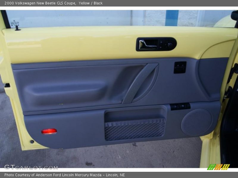 Yellow / Black 2000 Volkswagen New Beetle GLS Coupe
