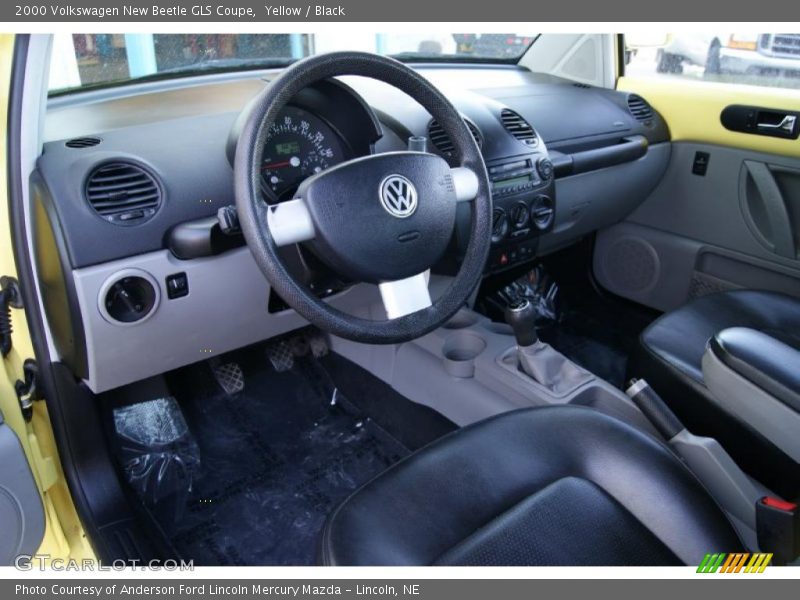 Yellow / Black 2000 Volkswagen New Beetle GLS Coupe