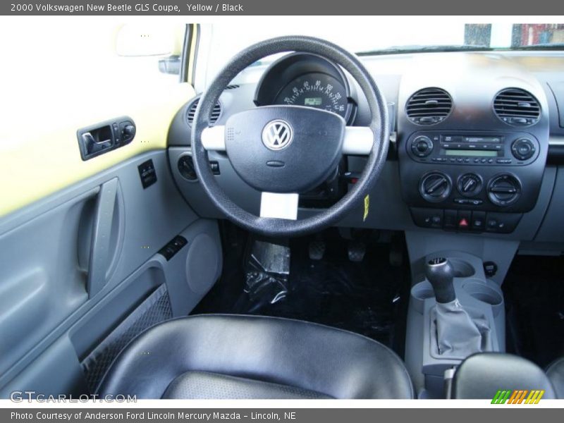 Yellow / Black 2000 Volkswagen New Beetle GLS Coupe