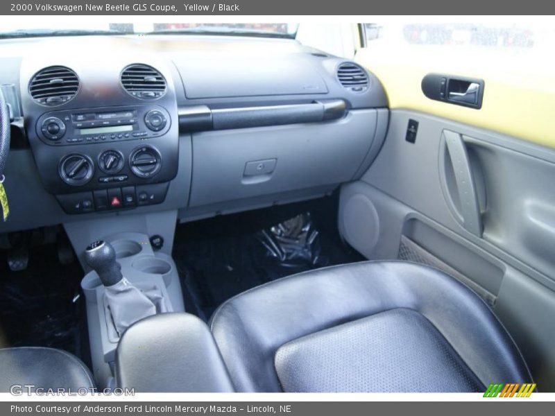 Yellow / Black 2000 Volkswagen New Beetle GLS Coupe