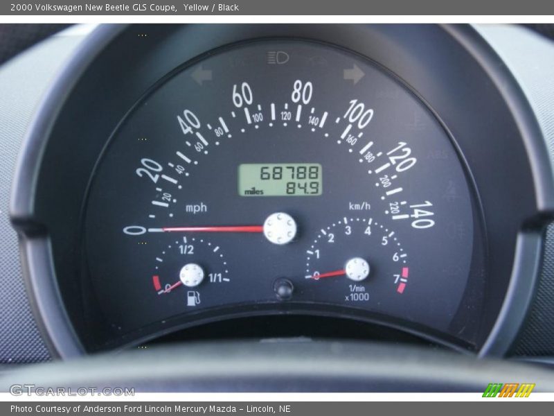 Yellow / Black 2000 Volkswagen New Beetle GLS Coupe