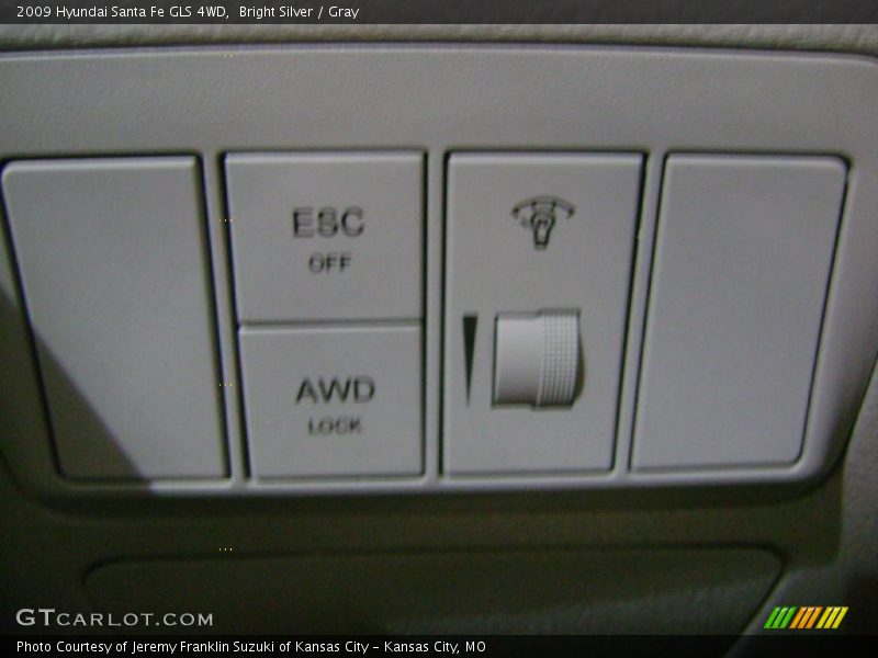 Bright Silver / Gray 2009 Hyundai Santa Fe GLS 4WD