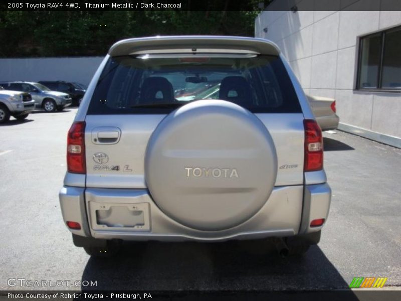 Titanium Metallic / Dark Charcoal 2005 Toyota RAV4 4WD