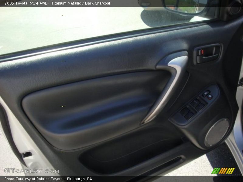 Titanium Metallic / Dark Charcoal 2005 Toyota RAV4 4WD