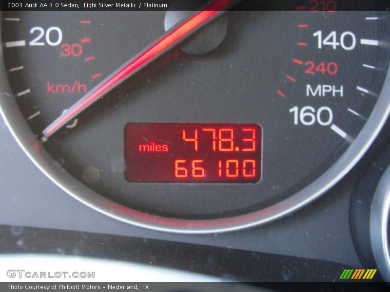 Light Silver Metallic / Platinum 2003 Audi A4 3.0 Sedan