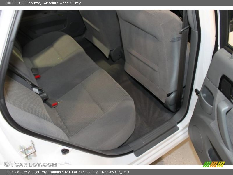 Absolute White / Grey 2008 Suzuki Forenza