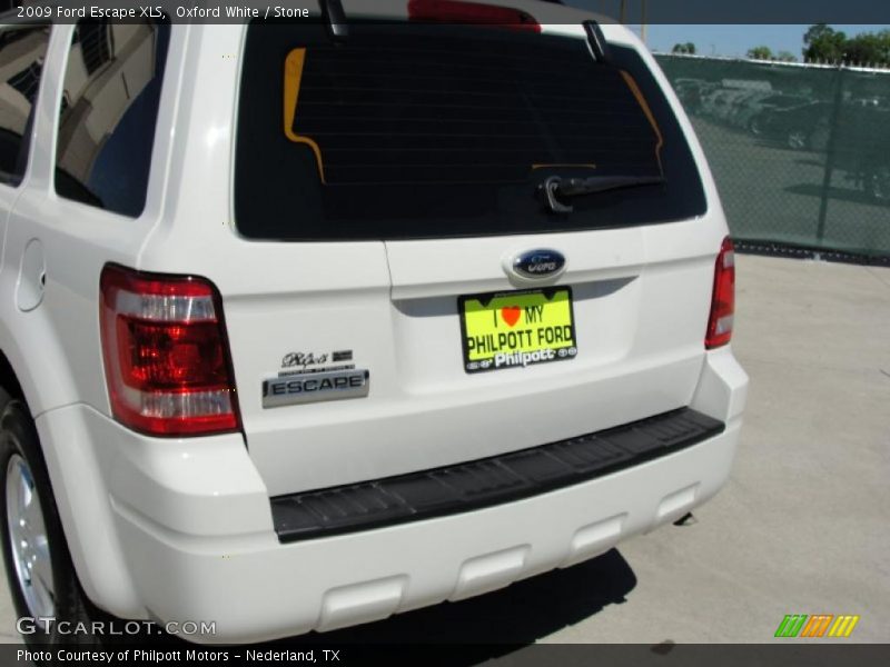 Oxford White / Stone 2009 Ford Escape XLS
