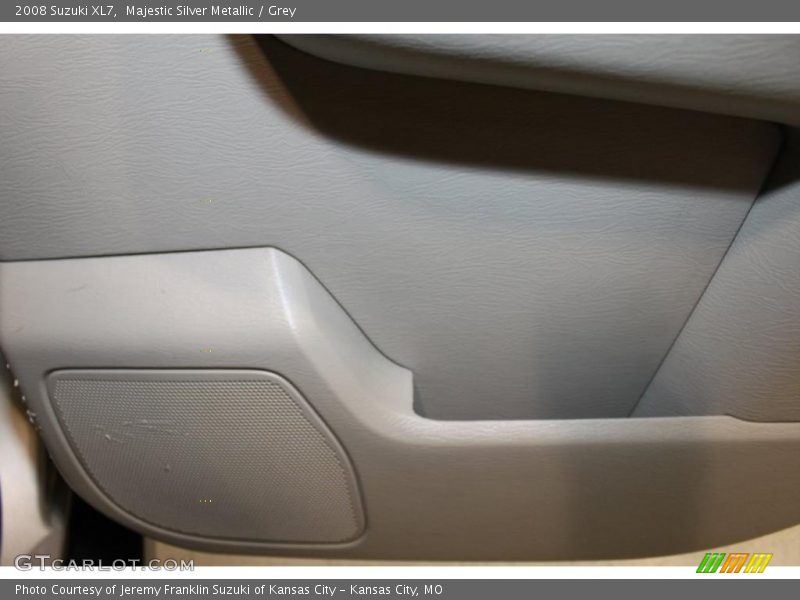 Majestic Silver Metallic / Grey 2008 Suzuki XL7