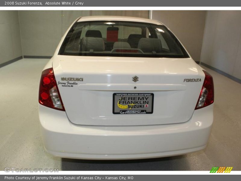 Absolute White / Grey 2008 Suzuki Forenza