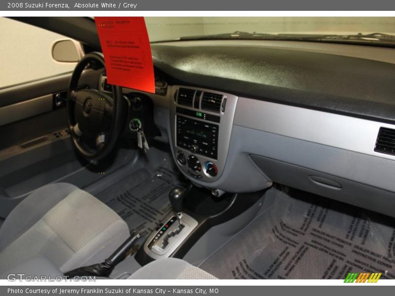Absolute White / Grey 2008 Suzuki Forenza