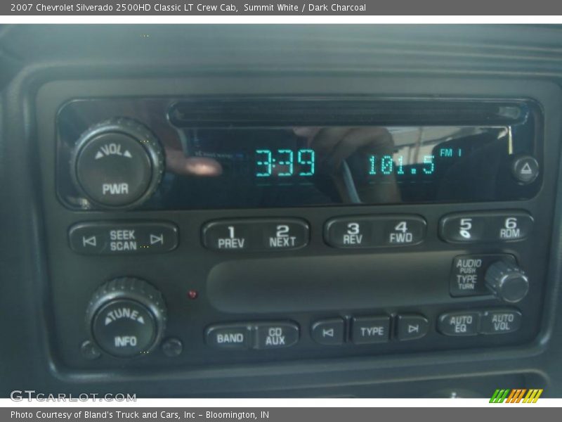 Summit White / Dark Charcoal 2007 Chevrolet Silverado 2500HD Classic LT Crew Cab