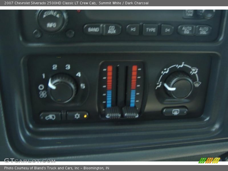 Summit White / Dark Charcoal 2007 Chevrolet Silverado 2500HD Classic LT Crew Cab