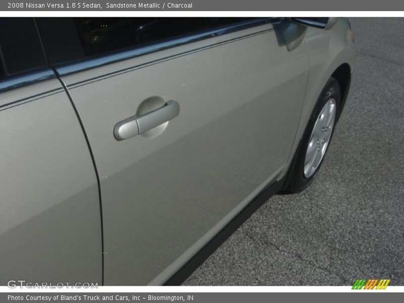 Sandstone Metallic / Charcoal 2008 Nissan Versa 1.8 S Sedan