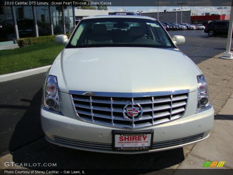 Ocean Pearl Tri-coat / Shale/Cocoa 2010 Cadillac DTS Luxury