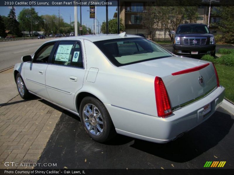 Ocean Pearl Tri-coat / Shale/Cocoa 2010 Cadillac DTS Luxury