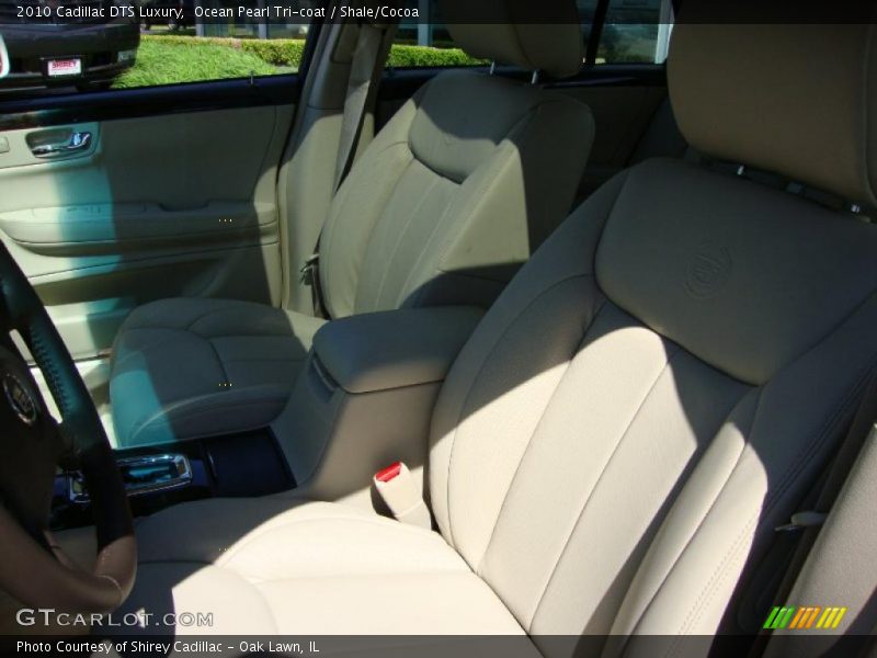 Ocean Pearl Tri-coat / Shale/Cocoa 2010 Cadillac DTS Luxury